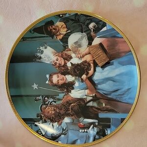 There's No Place Like Home collection plate by The Hamilton Collection.